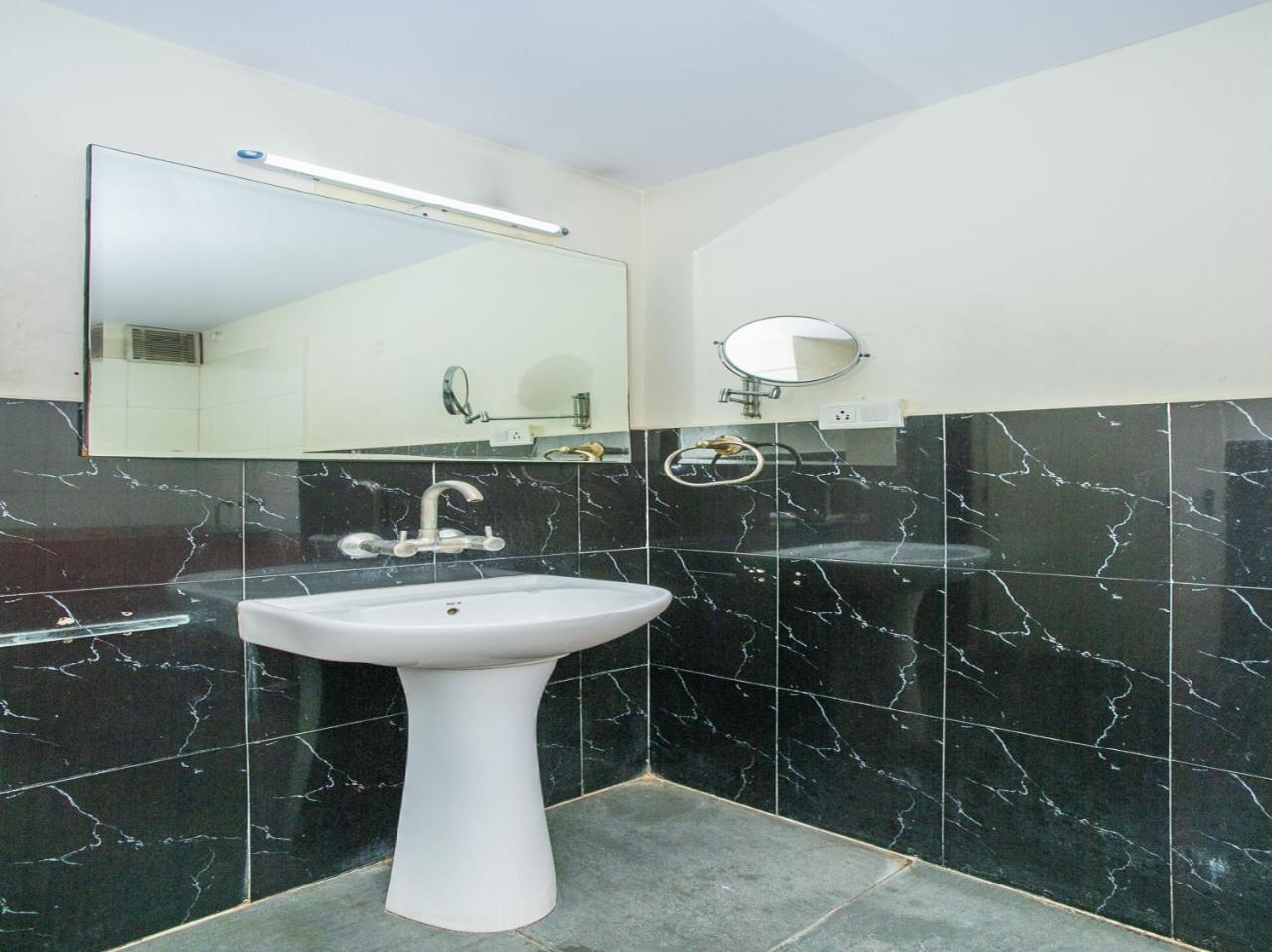 מלון העיר בנגלור Oyo 18762 Vaishnavi Residency מראה חיצוני תמונה